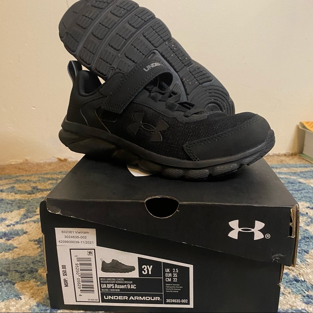 Under armour boys sneakers